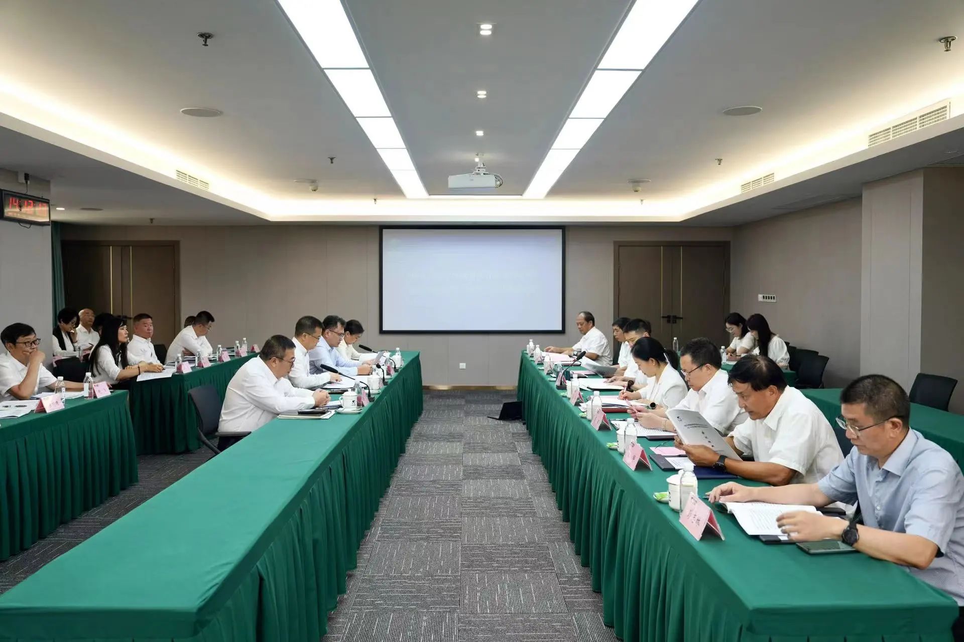 省PG电子集团召开2023年度经理层向董事会述职报告会